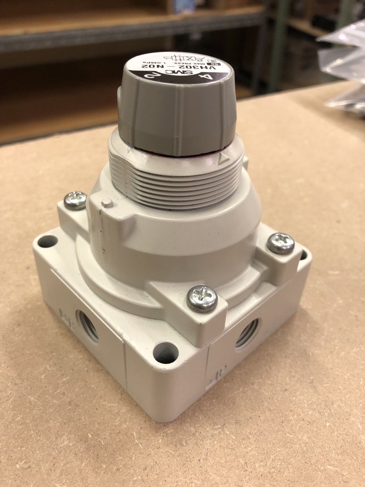 SMC - 1.0MPA 2-Position Pneumatic Hand Valve | VH302-N02