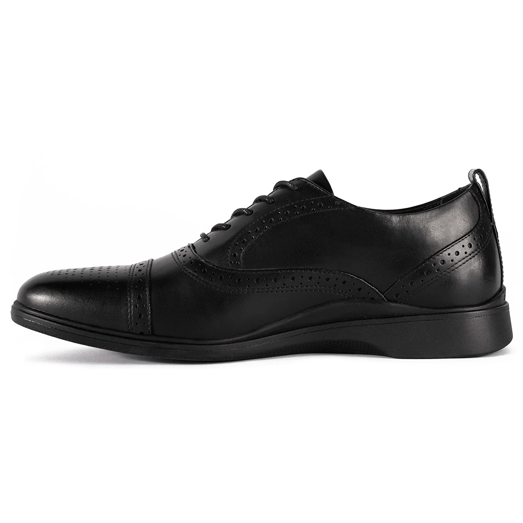 Amberjack Cap-Toe Obsidian black pilot oxford dress shoe, left side view, cap-toe lace-up | Right