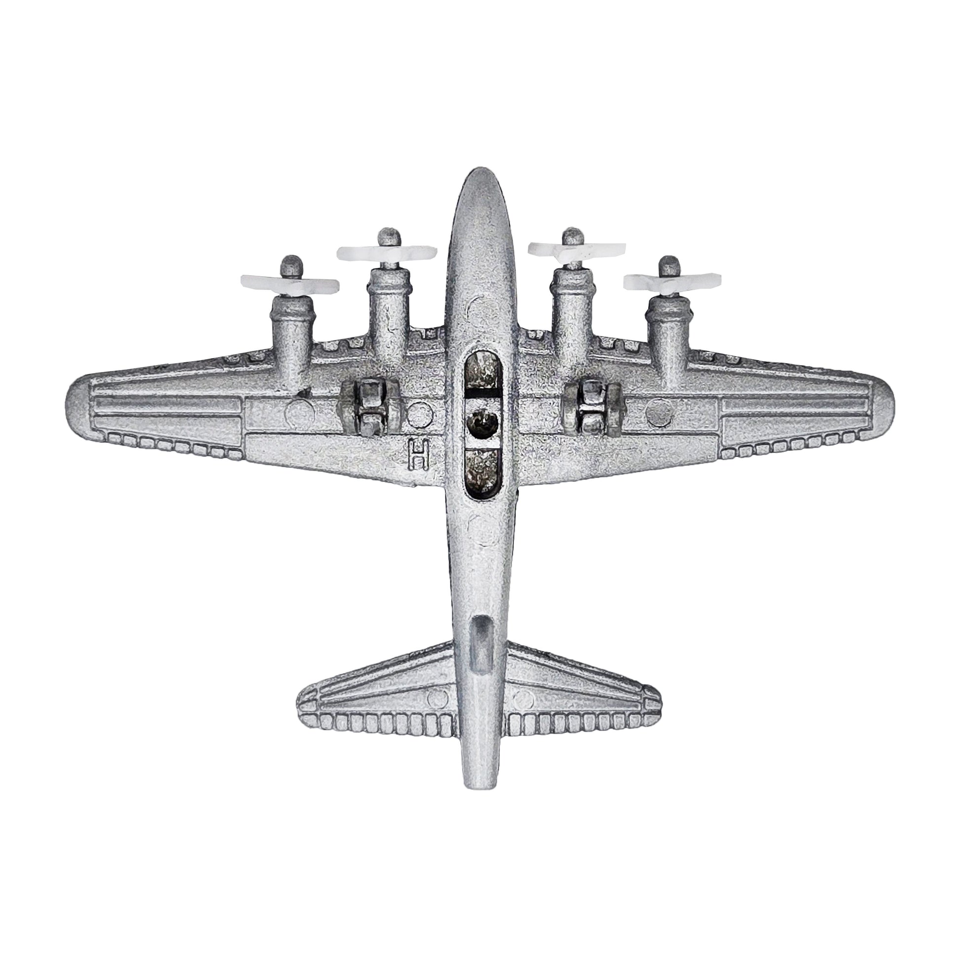 WowToyz B-17 Flying Fortress Silver – Underside View