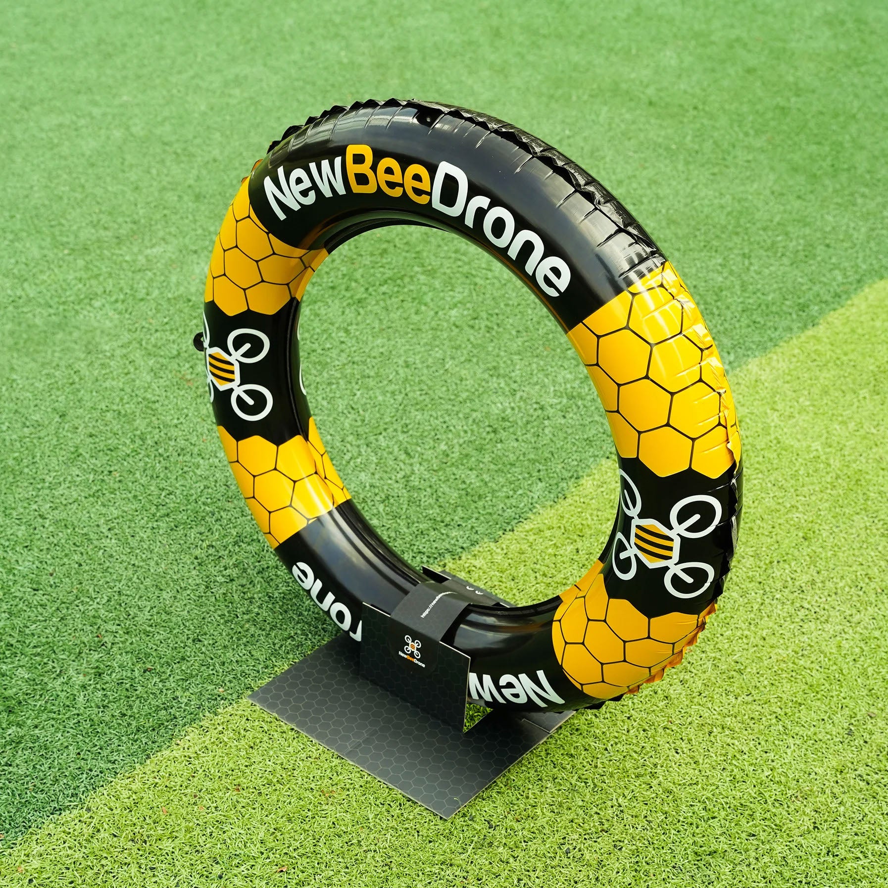 NewBeeDrone - Balloon Gate  – Dynamic FPV Race Course Gates, on turf, top view