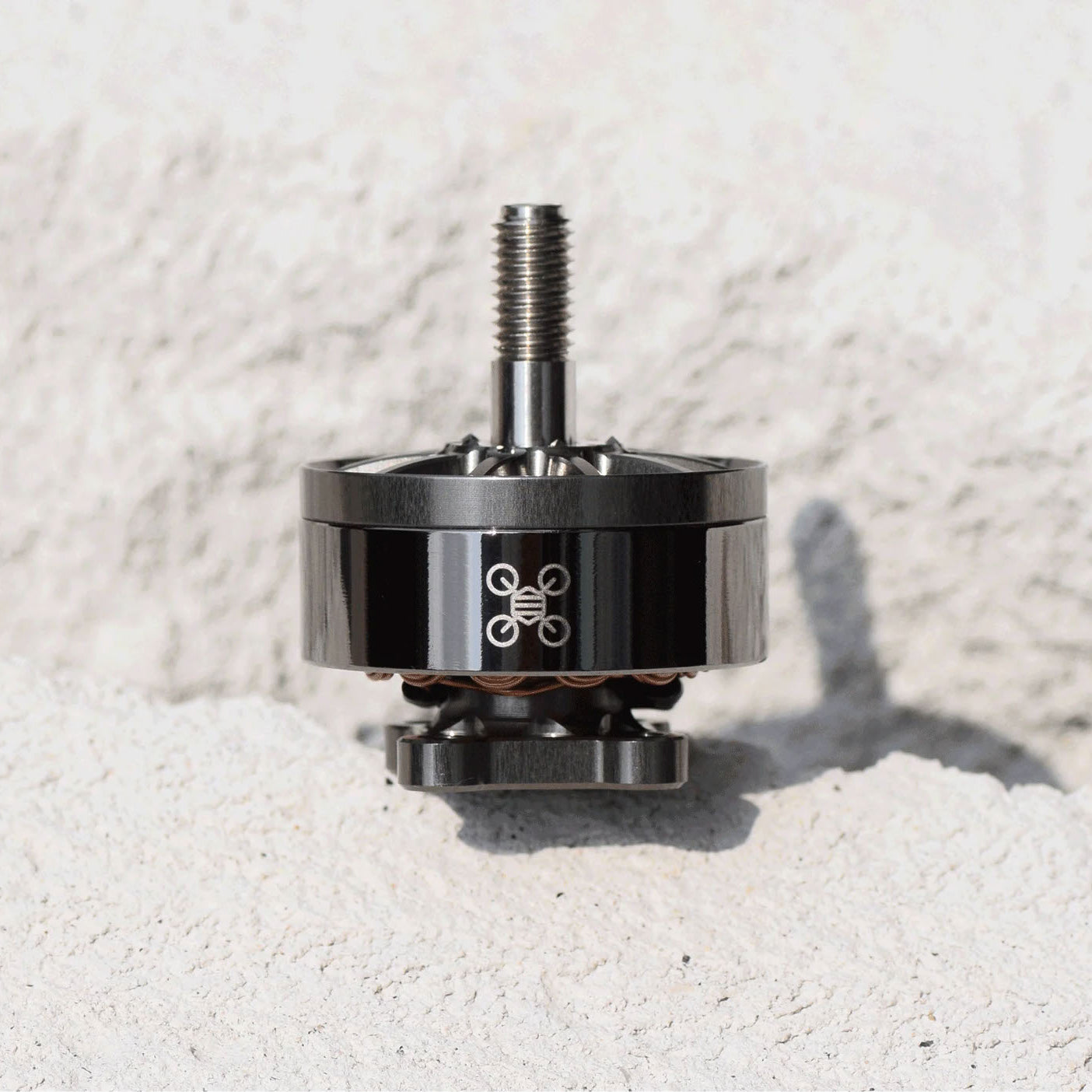 NewBeeDrone - Flow 2207 2050KV FPV Race Motor, lifestyle
