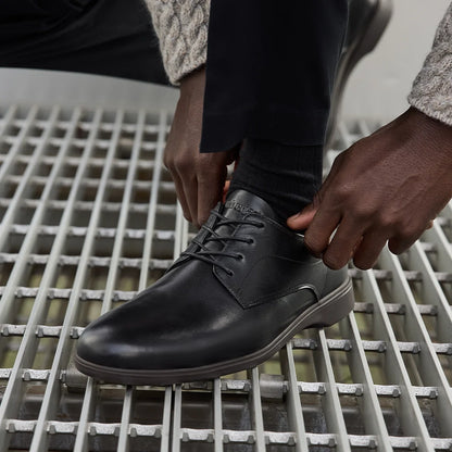 Amberjack Original Obsidian Classic black pilot oxford shoe, left side view, traditional lace-up | Lifestyle Closeup