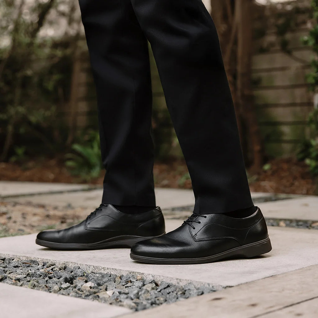 Amberjack Original Obsidian Classic black pilot oxford shoe, left side view, traditional lace-up | Lifestyle
