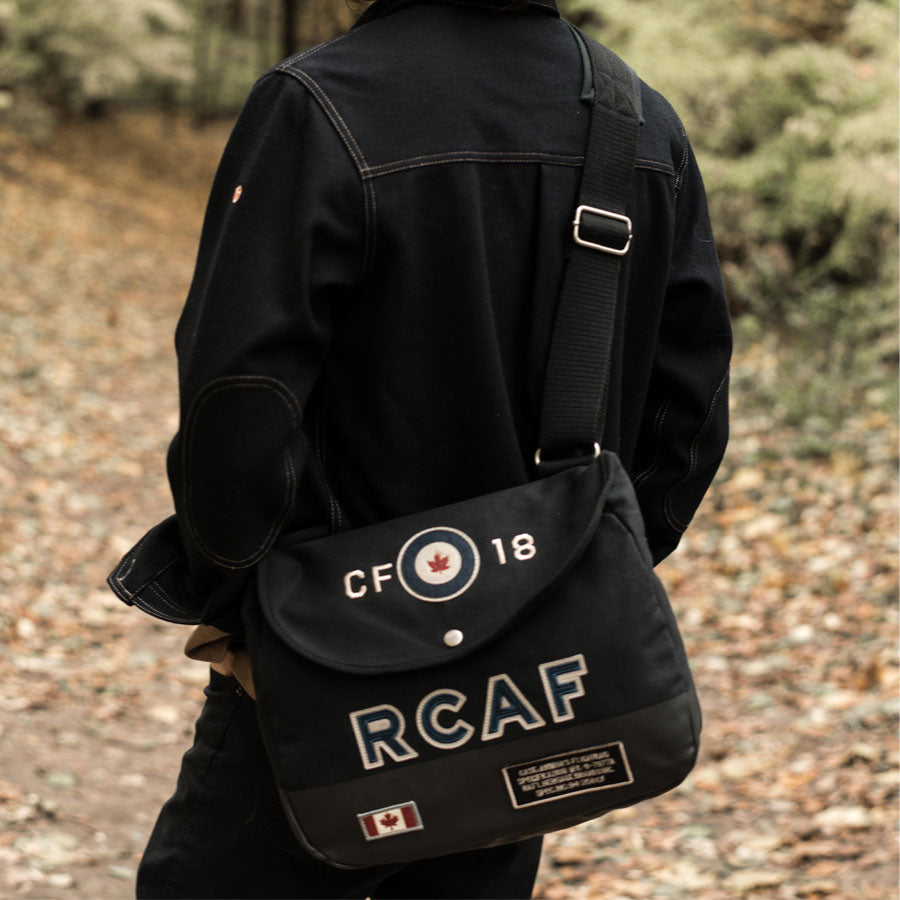 Red Canoe - RCAF CF-18 Shoulder Bag - Navy, Lifestyle Front