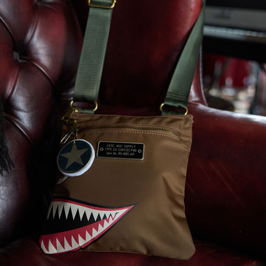 Red Canoe - P40 Pouch - Dark Khaki, Front