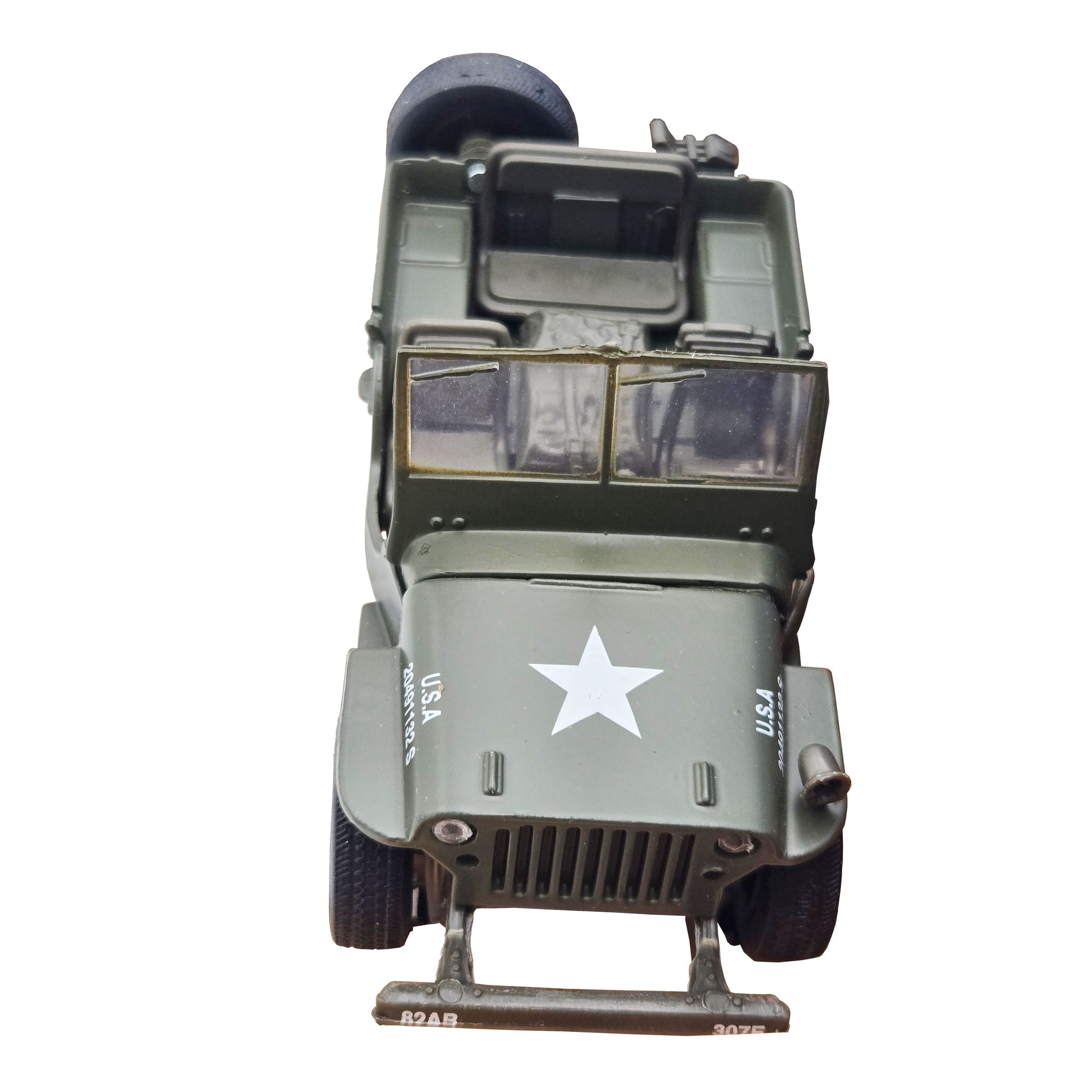 WowToyz® Classic Armour Willys Jeep 1:32 scale model front view - collectible WWII-era military jeep