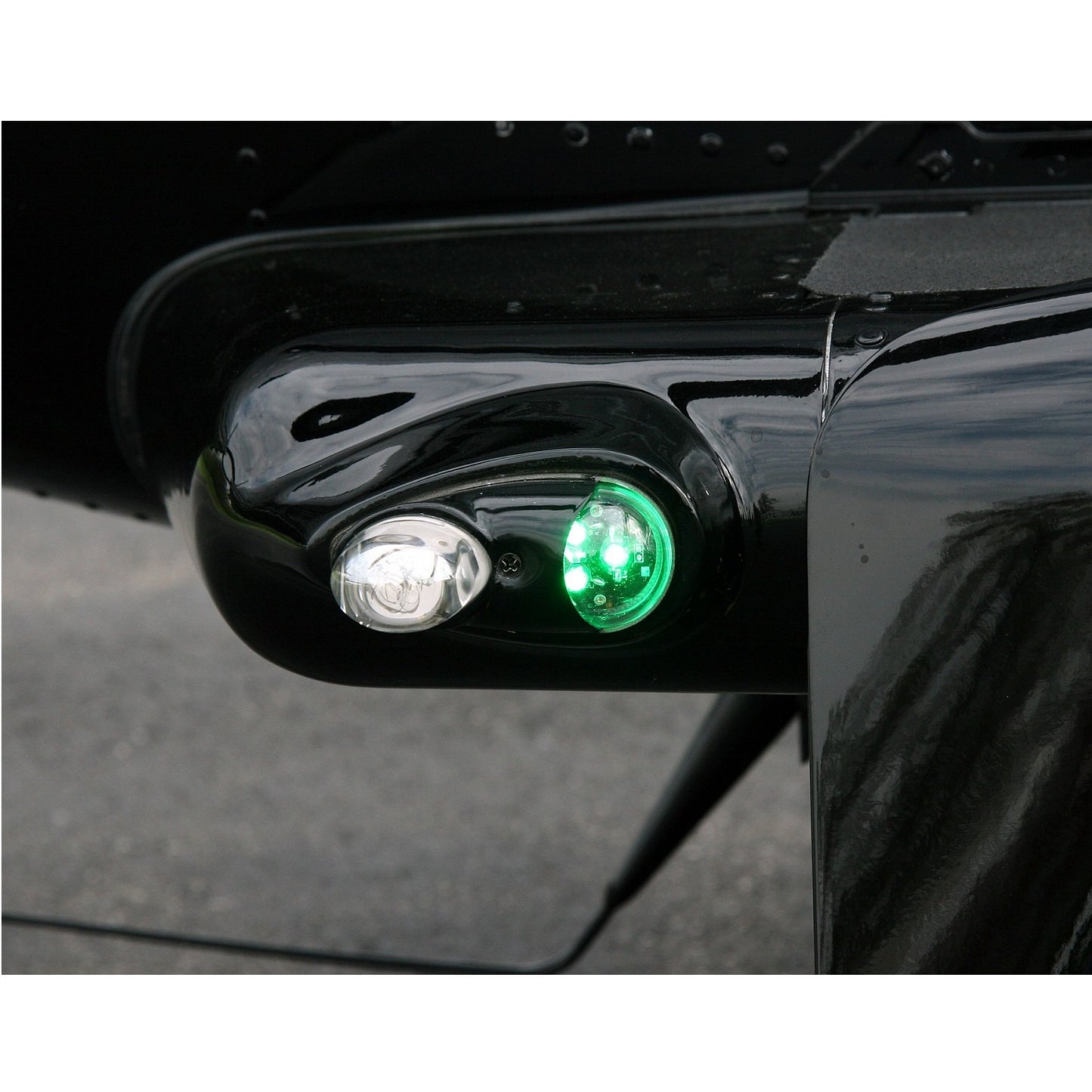 Whelen - Light: Position/Strobe,Grn LED, 14v,Rfi Shielded